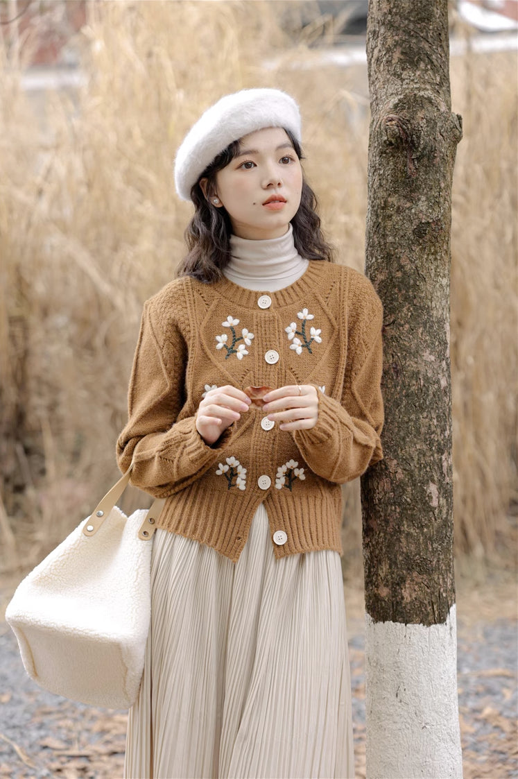 Ditsy Floral Embroidered Round Neck Cardigan (2 Colors)