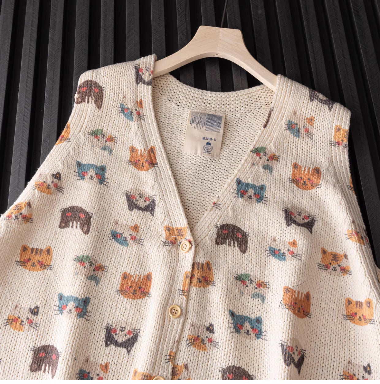 Cat Knitted Vest (Cream)