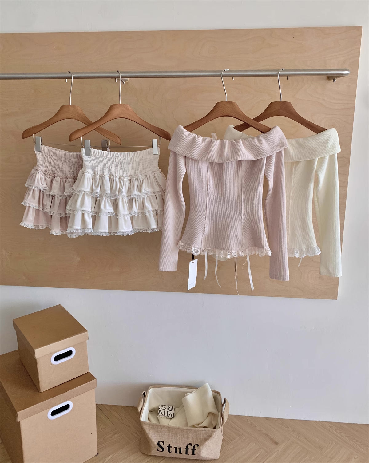 Ballet Lace Knitted Two-Piece Mini Skirt Set (2 Colors)