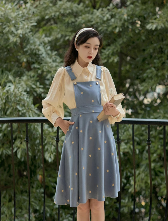 Delicate Daisy Embroidered Pinafore (Blue)