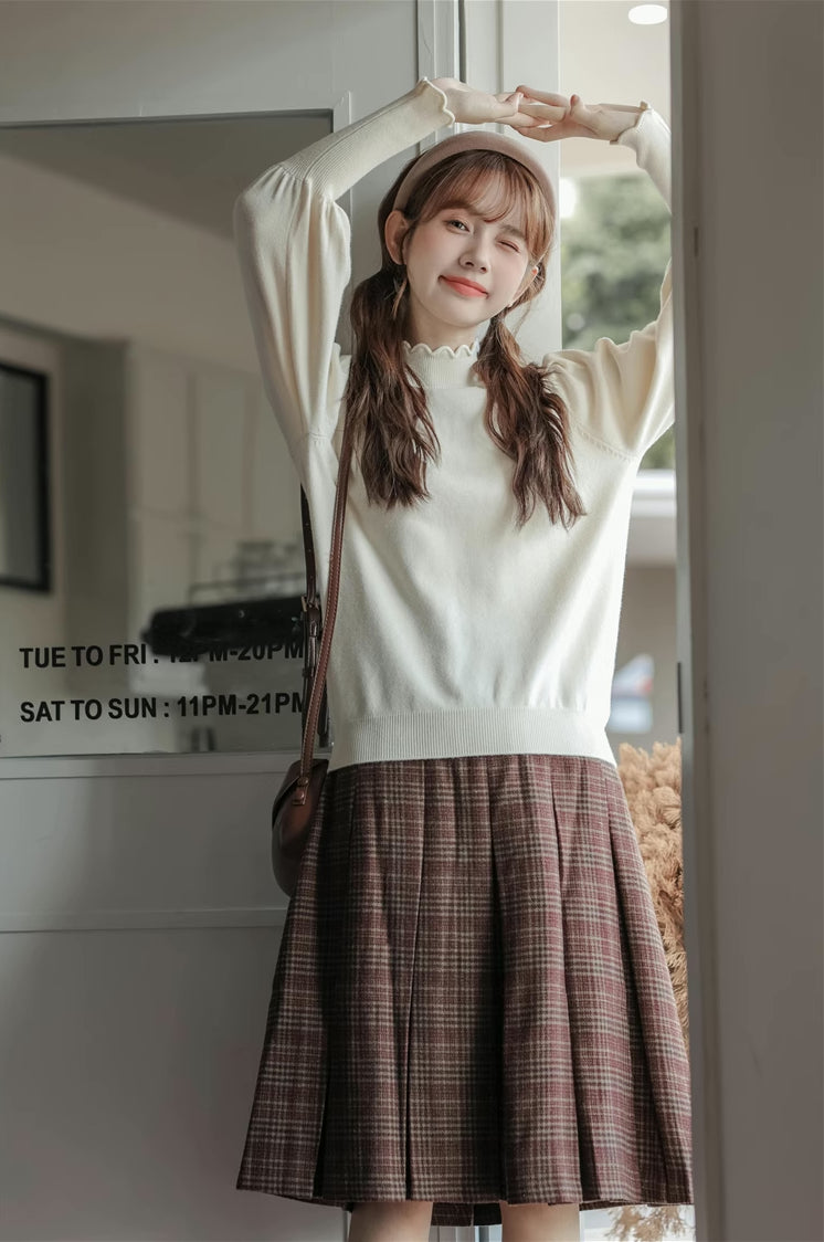 Scallop Trim Puff Sleeve Sweater (Cream)