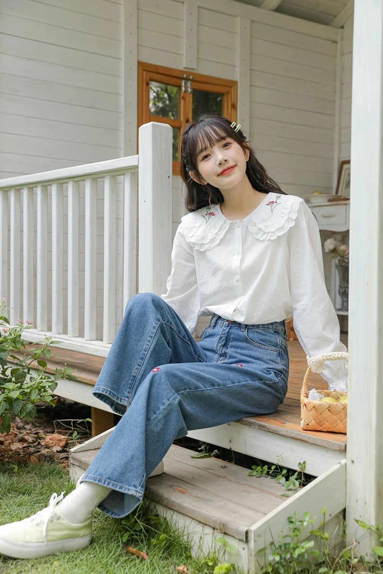 Popping Daisy Embroidered Jeans (Dark Denim)