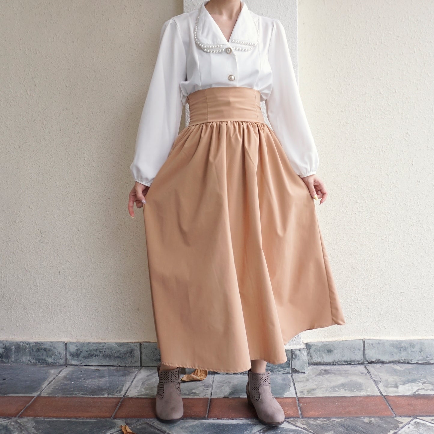 Pearl Collar Satin Blouse (White)