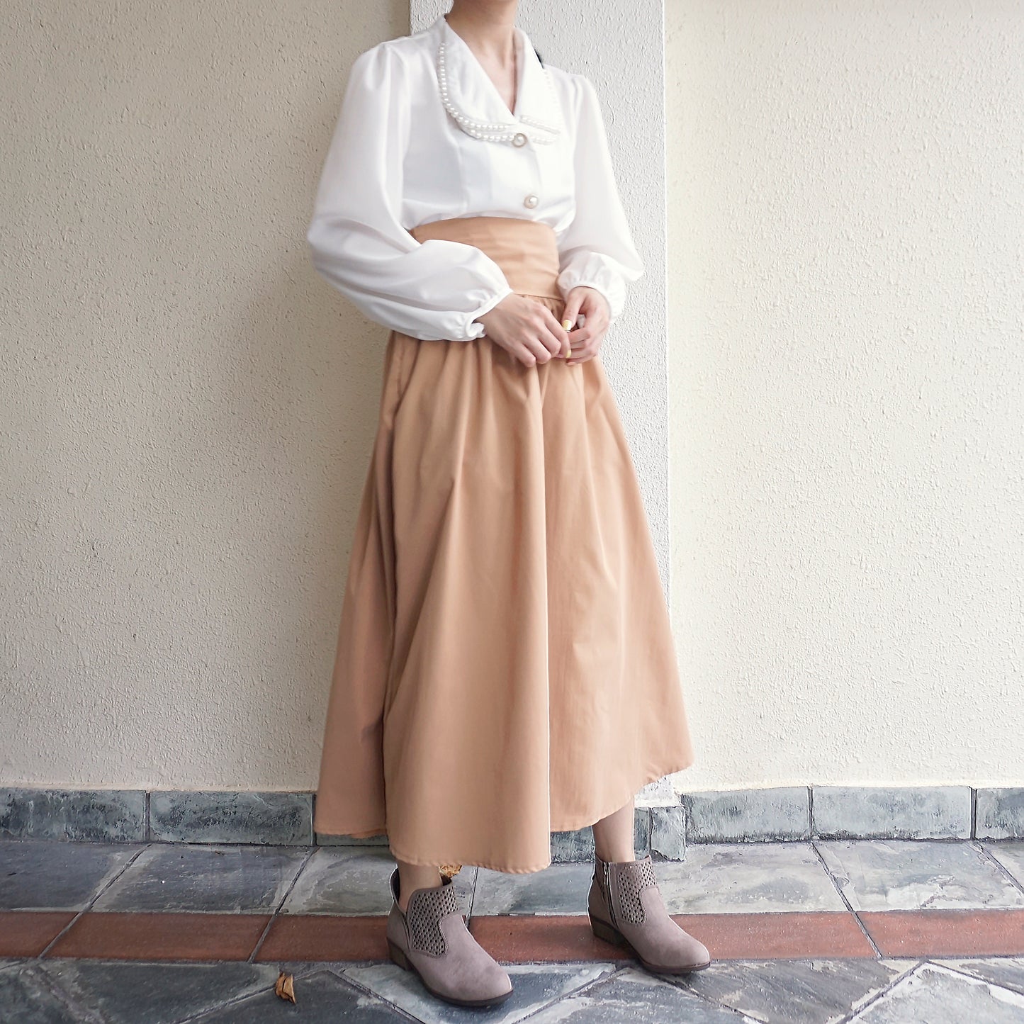 Pearl Collar Satin Blouse (White)