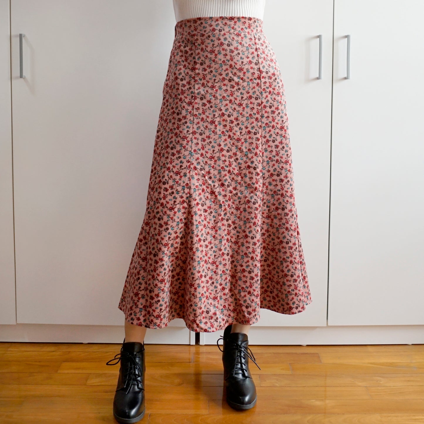 Corduroy Ditsy Floral Midi Skirt (3 Colors)