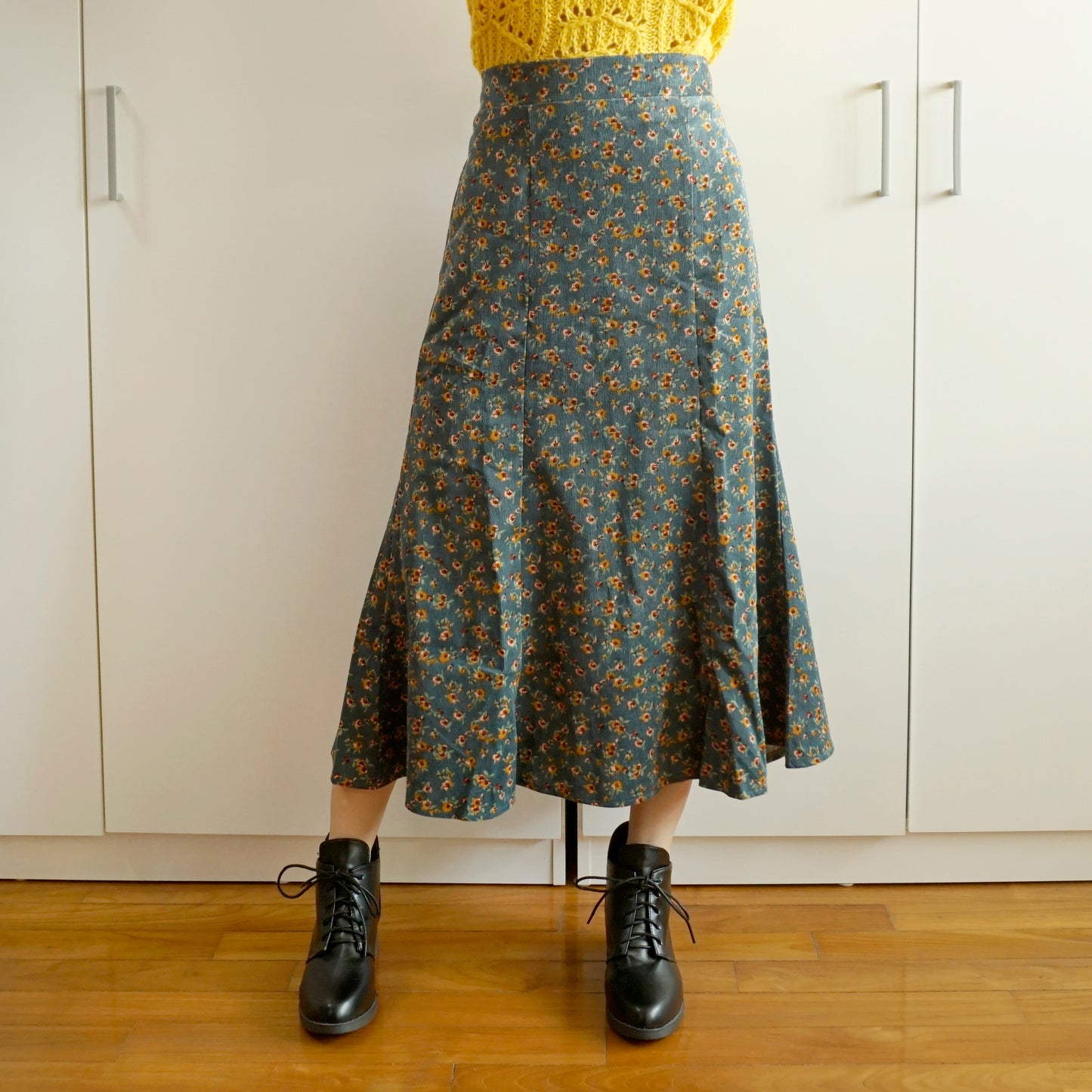 Corduroy Ditsy Floral Midi Skirt (3 Colors)