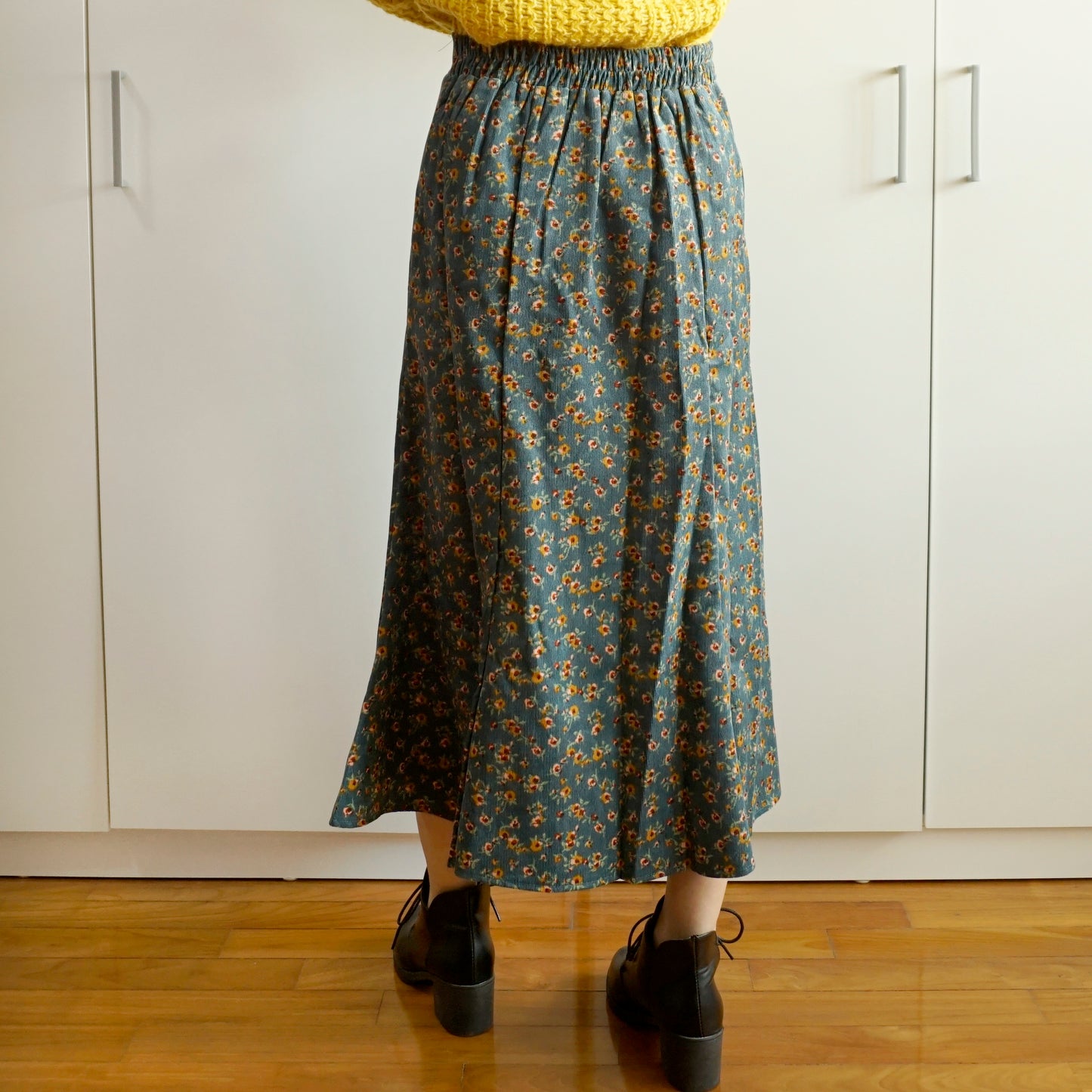 Corduroy Ditsy Floral Midi Skirt (3 Colors)