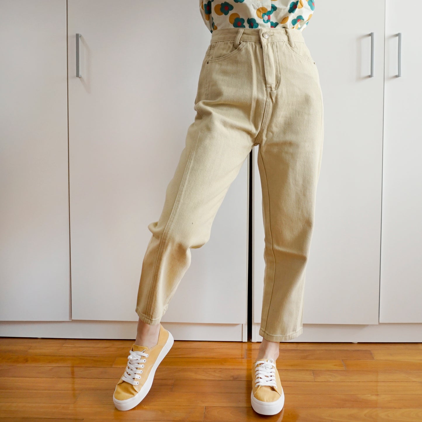 Cropped Mom Jeans (4 Colors)