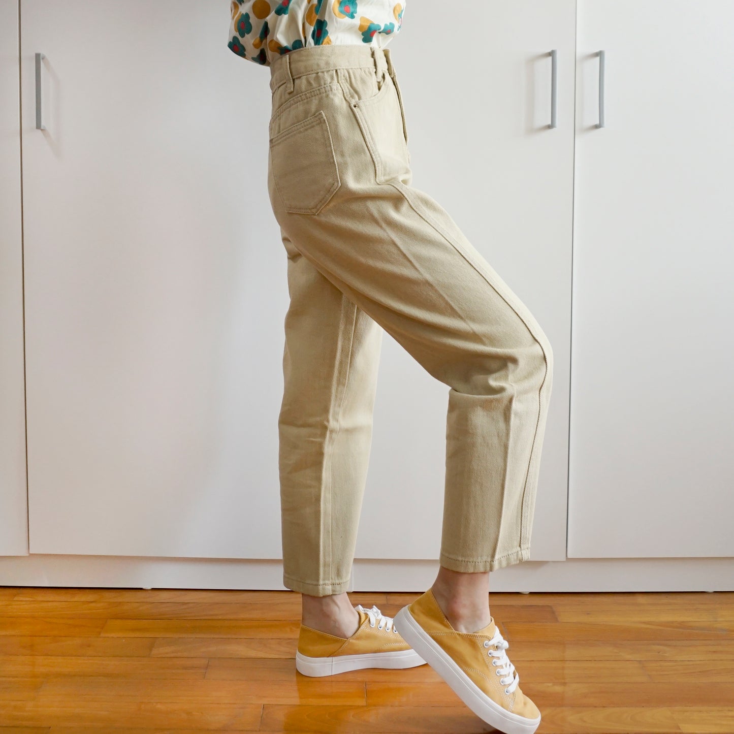 Cropped Mom Jeans (4 Colors)