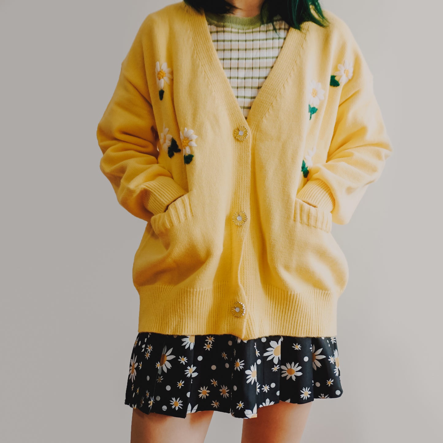 Embroidered Daisy Cardigan (3 Colors)