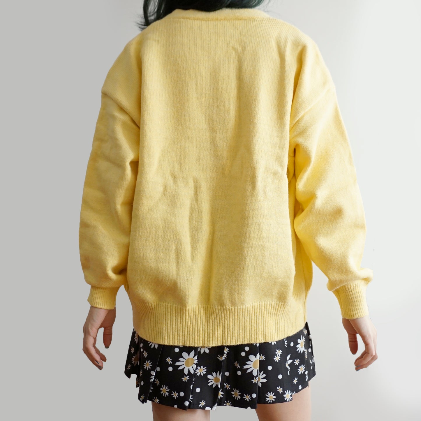 Embroidered Daisy Cardigan (3 Colors)