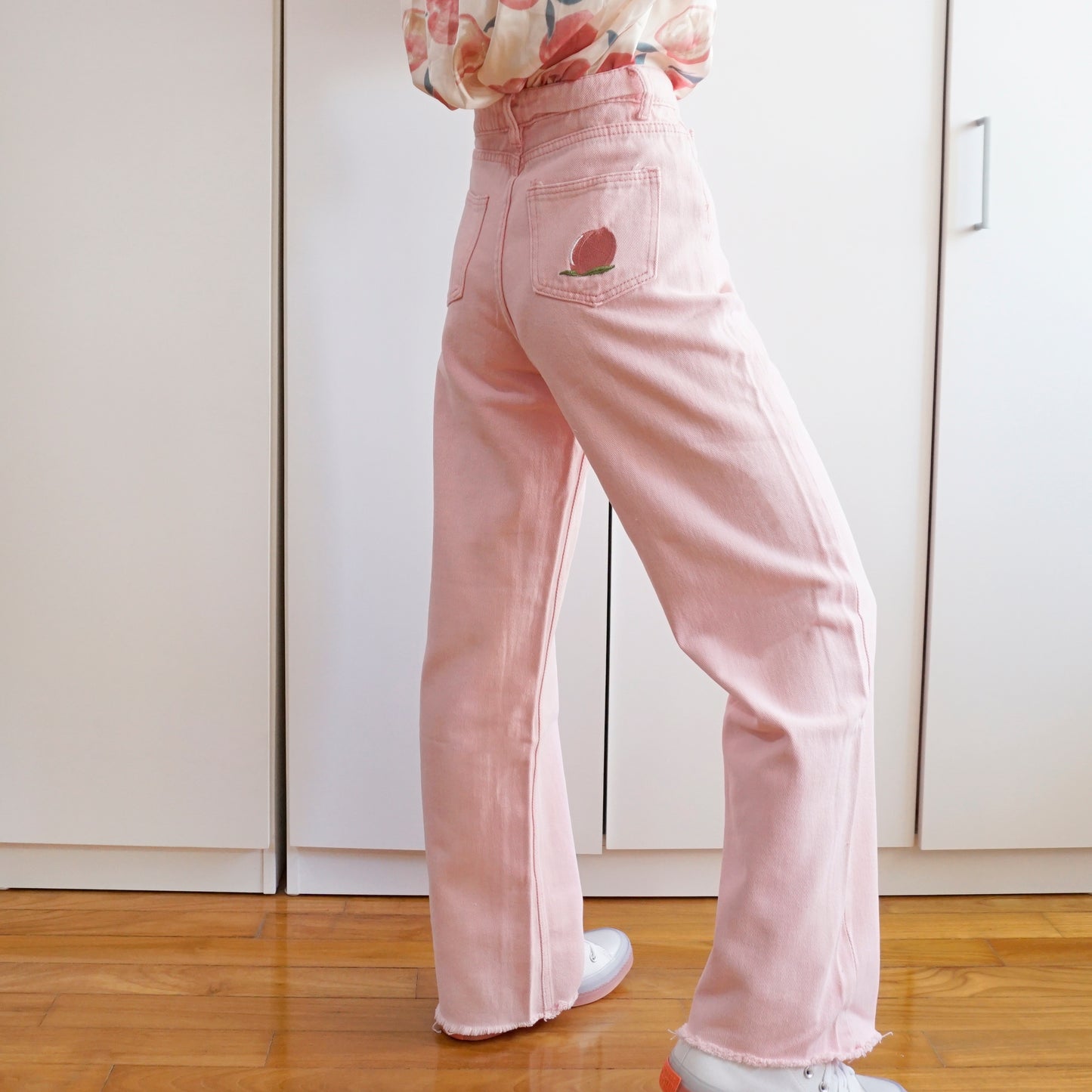 Embroidered Peach Jeans (Pink)