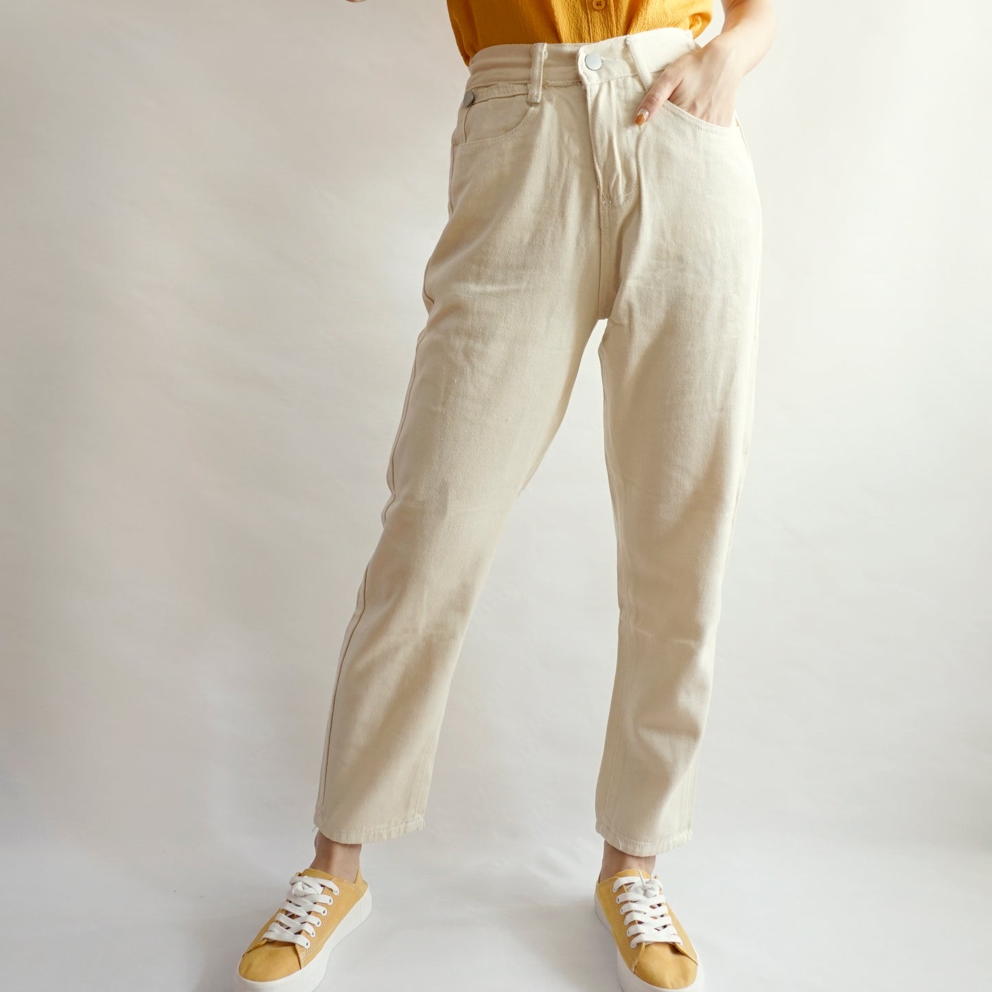 Cropped Mom Jeans (Cream)