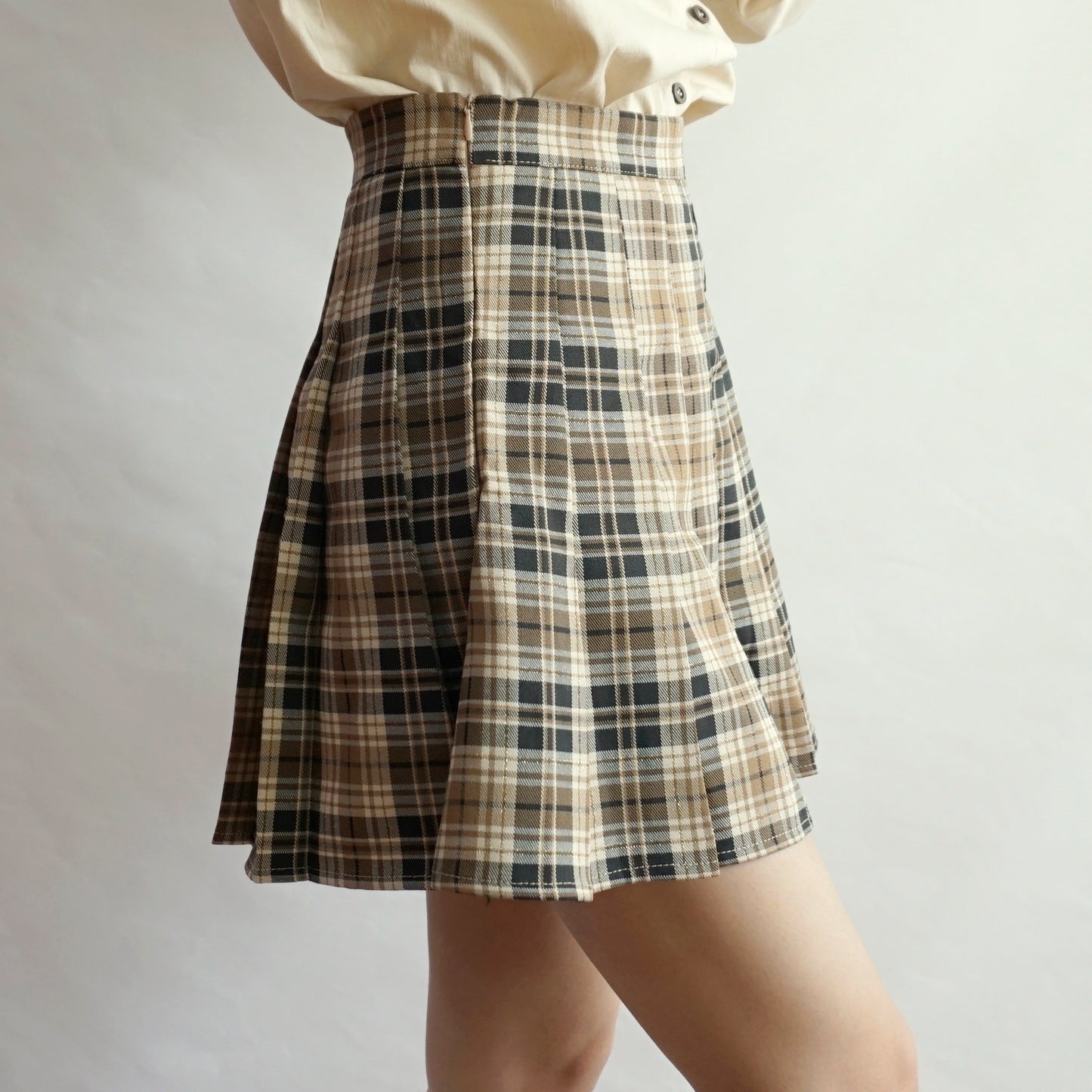 Buckle Plaid Tennis Skirt (Khaki)