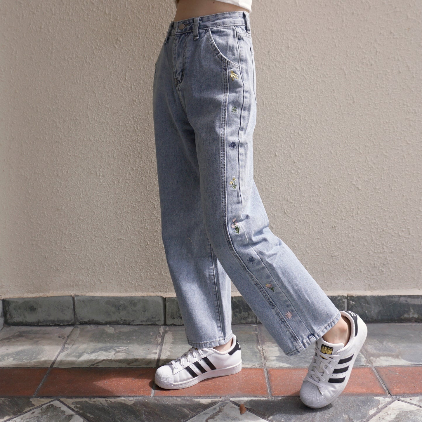 Wildflower Mom Jeans (Light Blue)