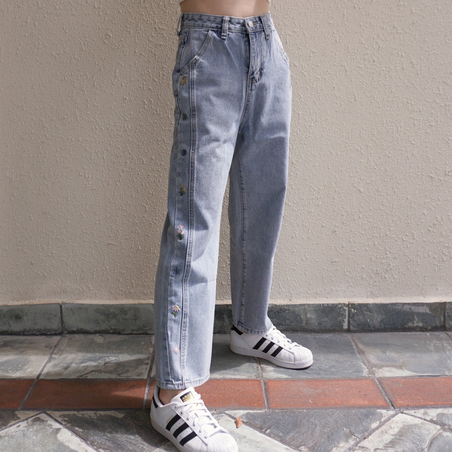 Wildflower Mom Jeans (Light Blue)