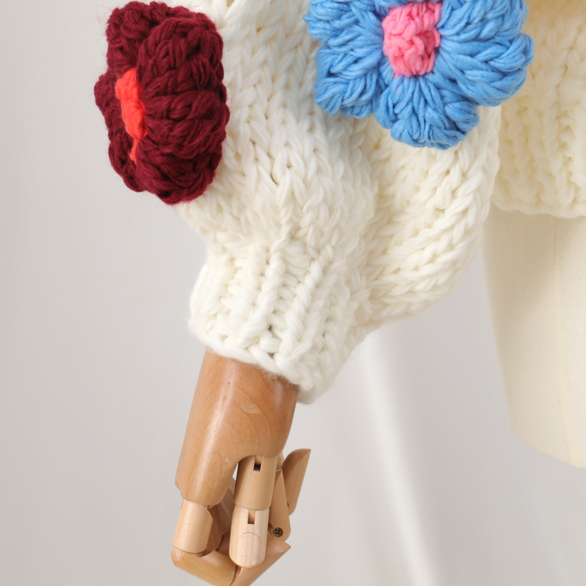 Chunky Daisy Cropped Cardigan (White/Multi)