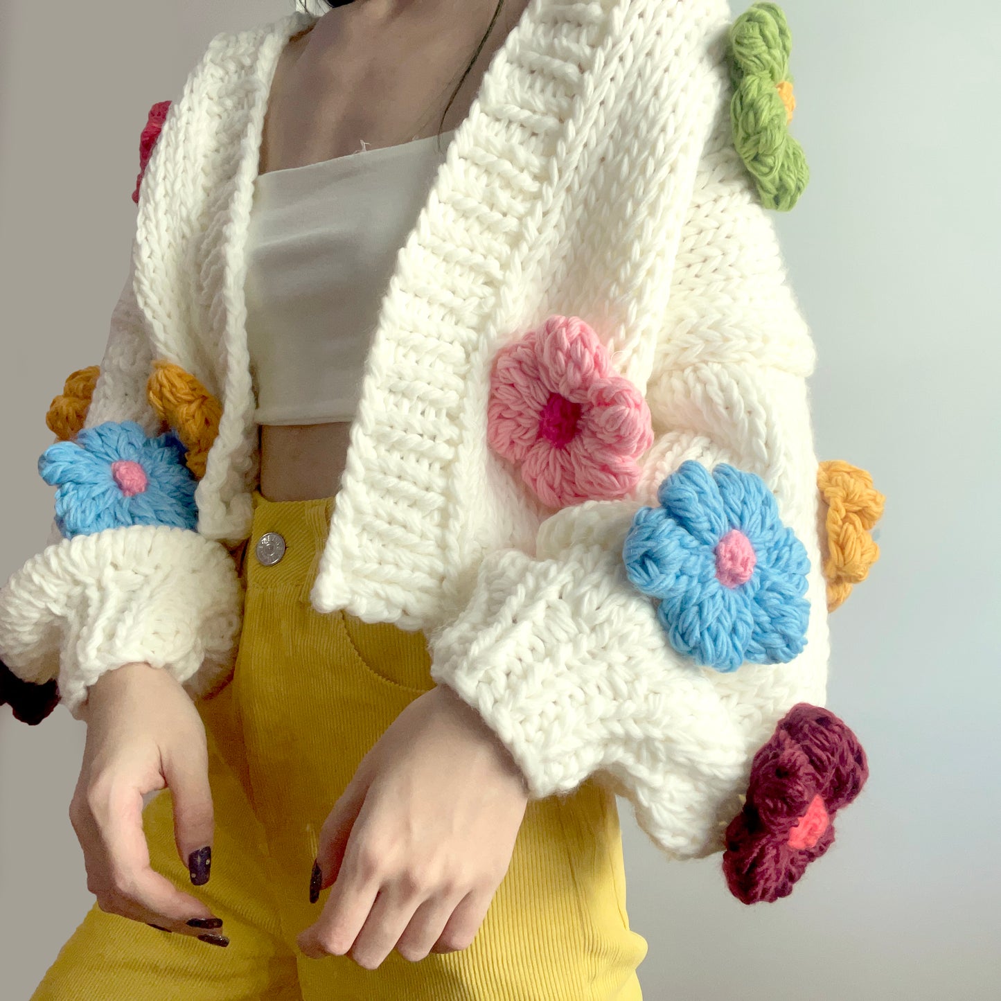 Chunky Daisy Cropped Cardigan (White/Multi)