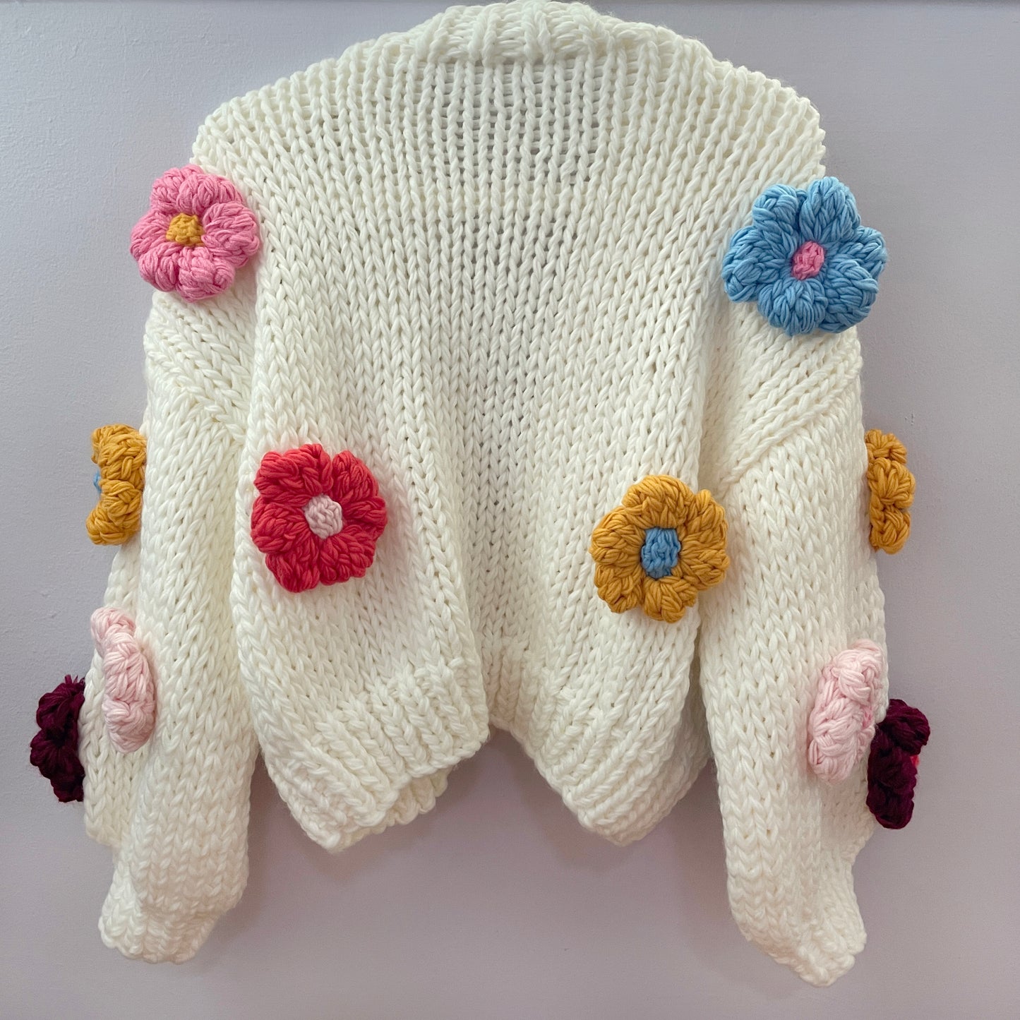 Chunky Daisy Cropped Cardigan (White/Multi)