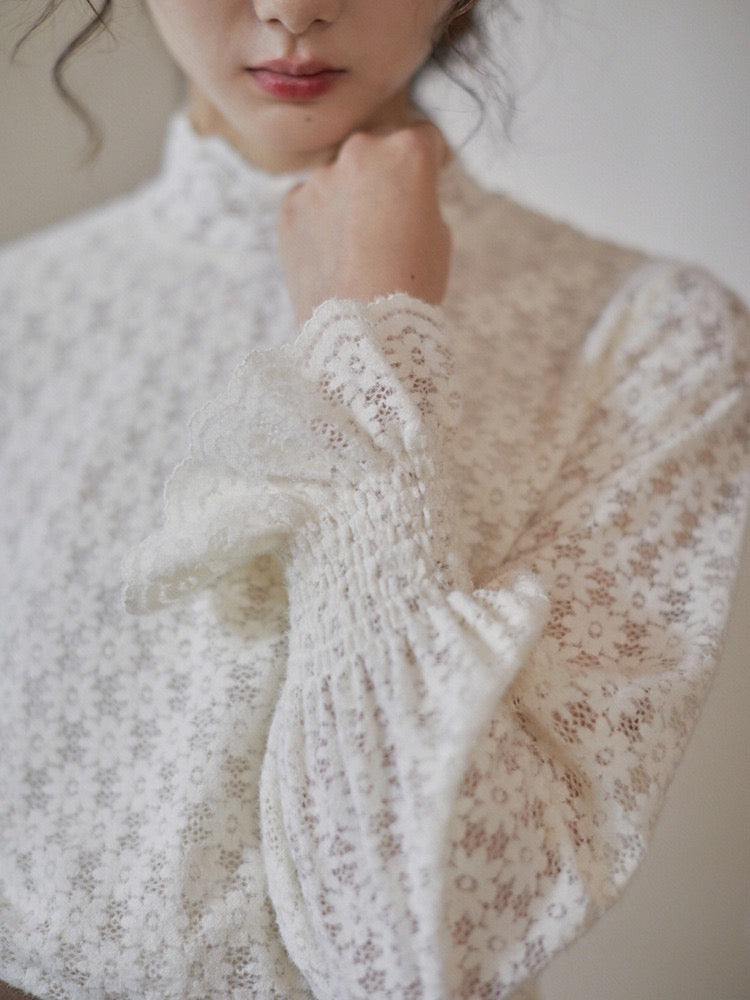Daisy Lace Blouse (Cream)