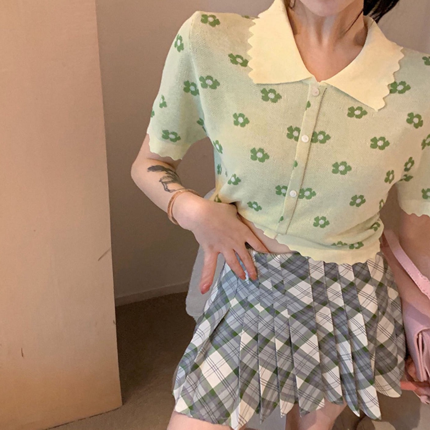 Daisy Polo Cropped Sweater (2 Colors)