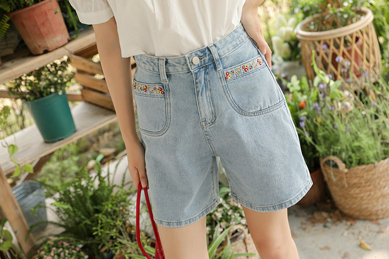 Flower Vines Embroidered Shorts (Light Denim)