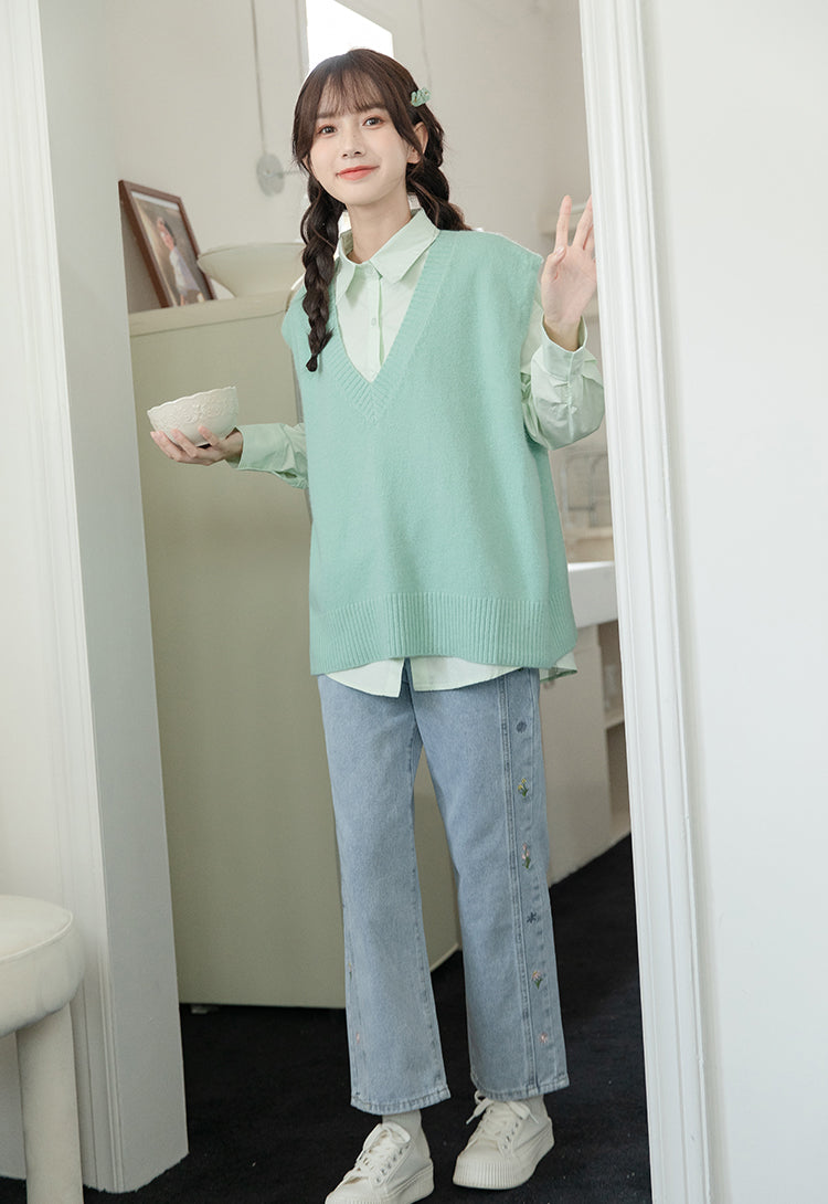 Wildflower Mom Jeans (Light Blue)