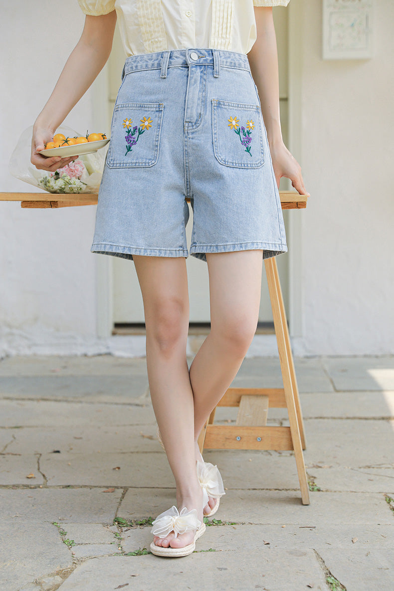 Sunny Flower Embroidered Shorts (Light Denim)