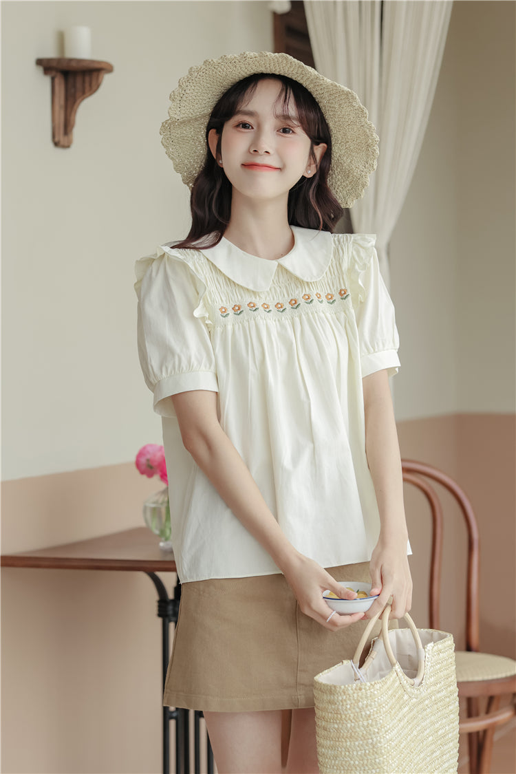Daisy Chain Short Sleeve Blouse (Cream)