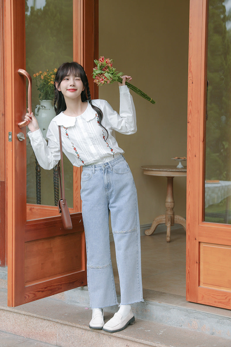 Daisy Chain Embroidered Jeans (Light Denim)
