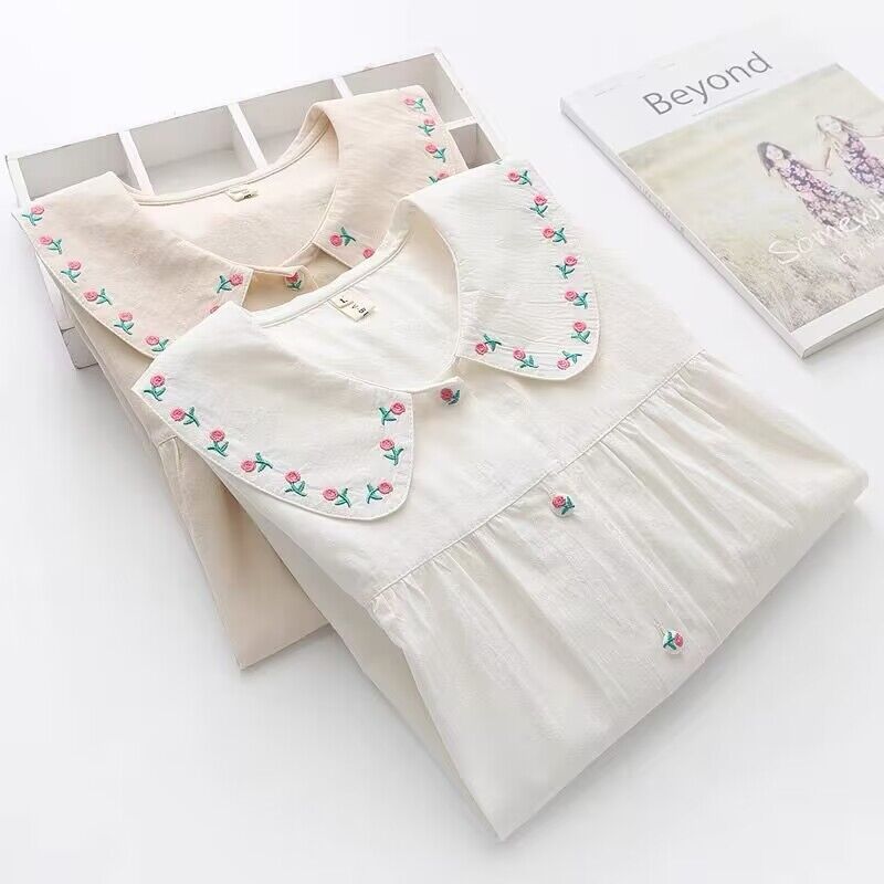 Budding Blossoms Embroidered Blouse (2 Colors)