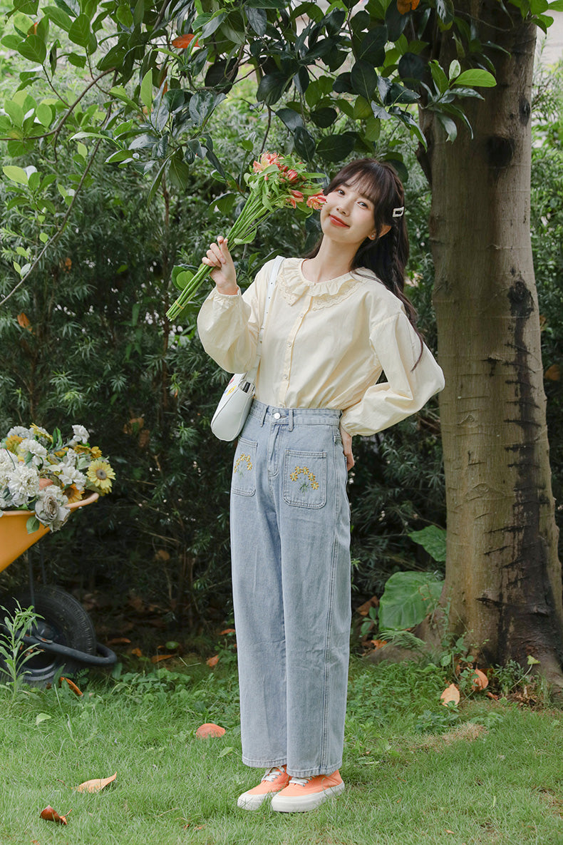 Embroidered Sunflower Pocket Jeans (2 Colors)