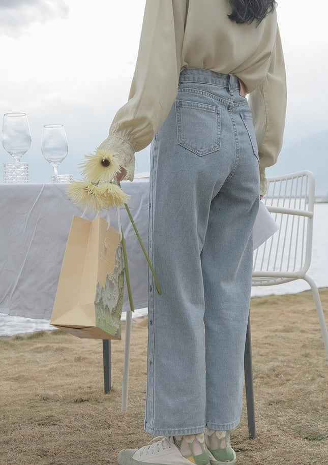 Wildflower Mom Jeans (Light Blue)