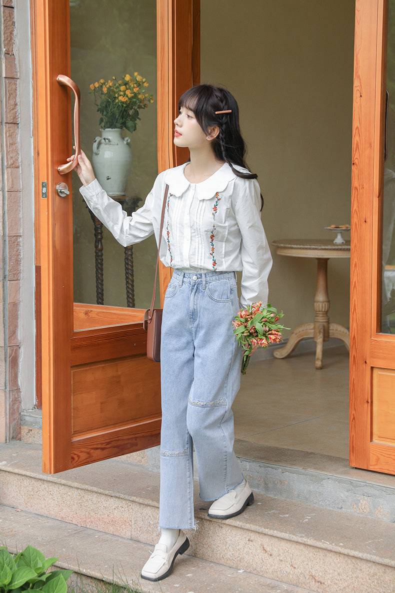 Daisy Chain Embroidered Jeans (Light Denim)
