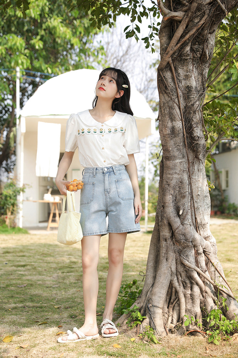 Daisy Chain Scalloped Blouse (White)