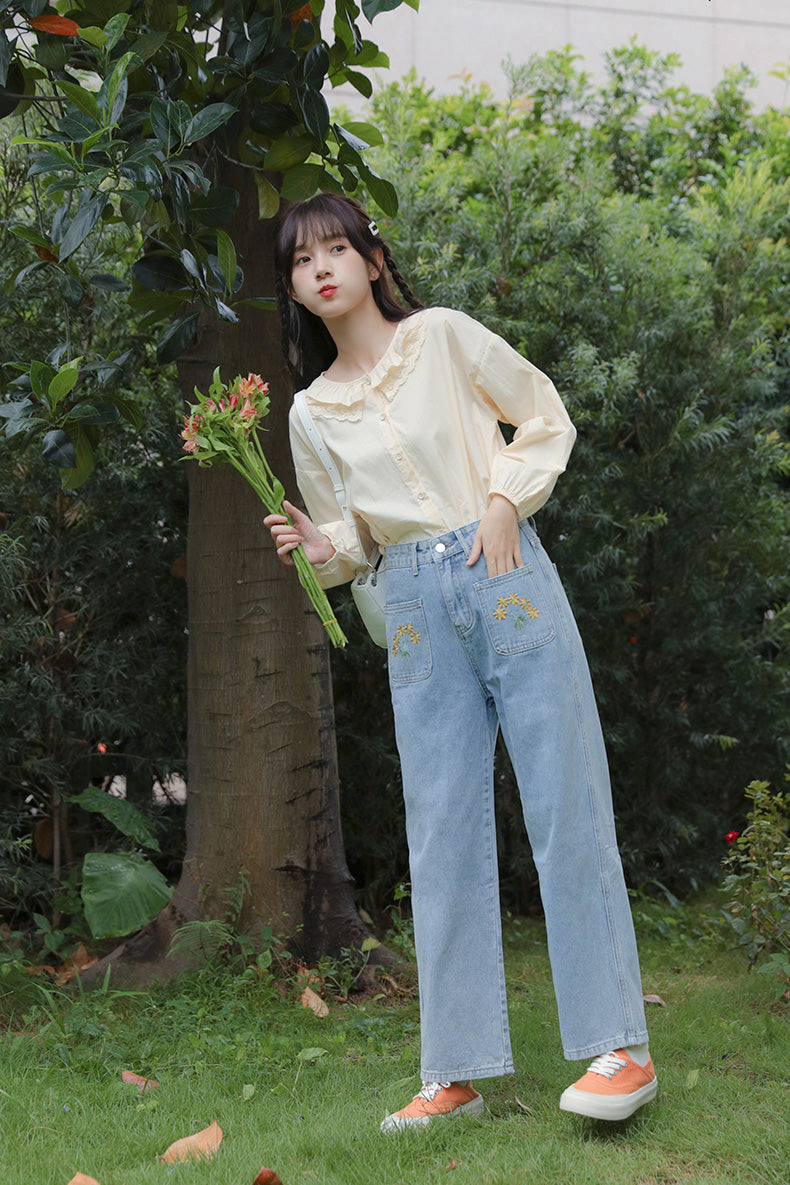 Embroidered Sunflower Pocket Jeans (2 Colors)