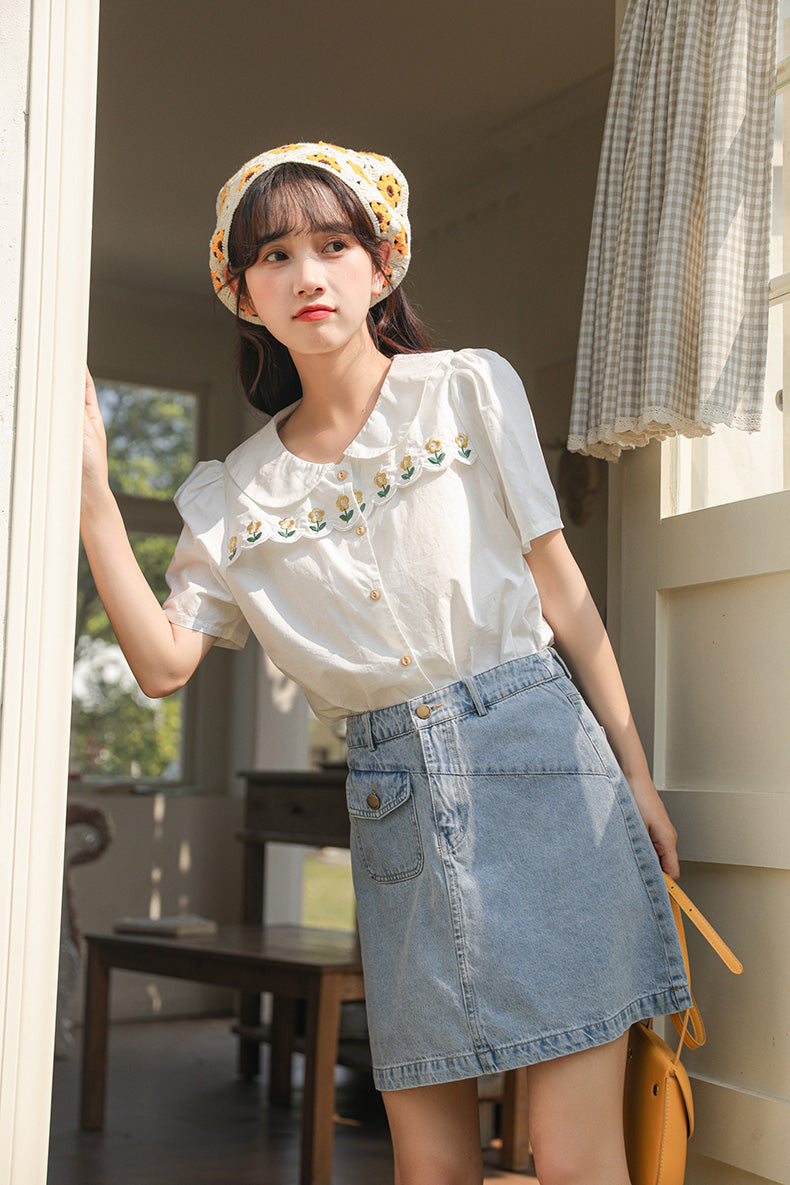 Daisy Chain Scalloped Blouse (White)