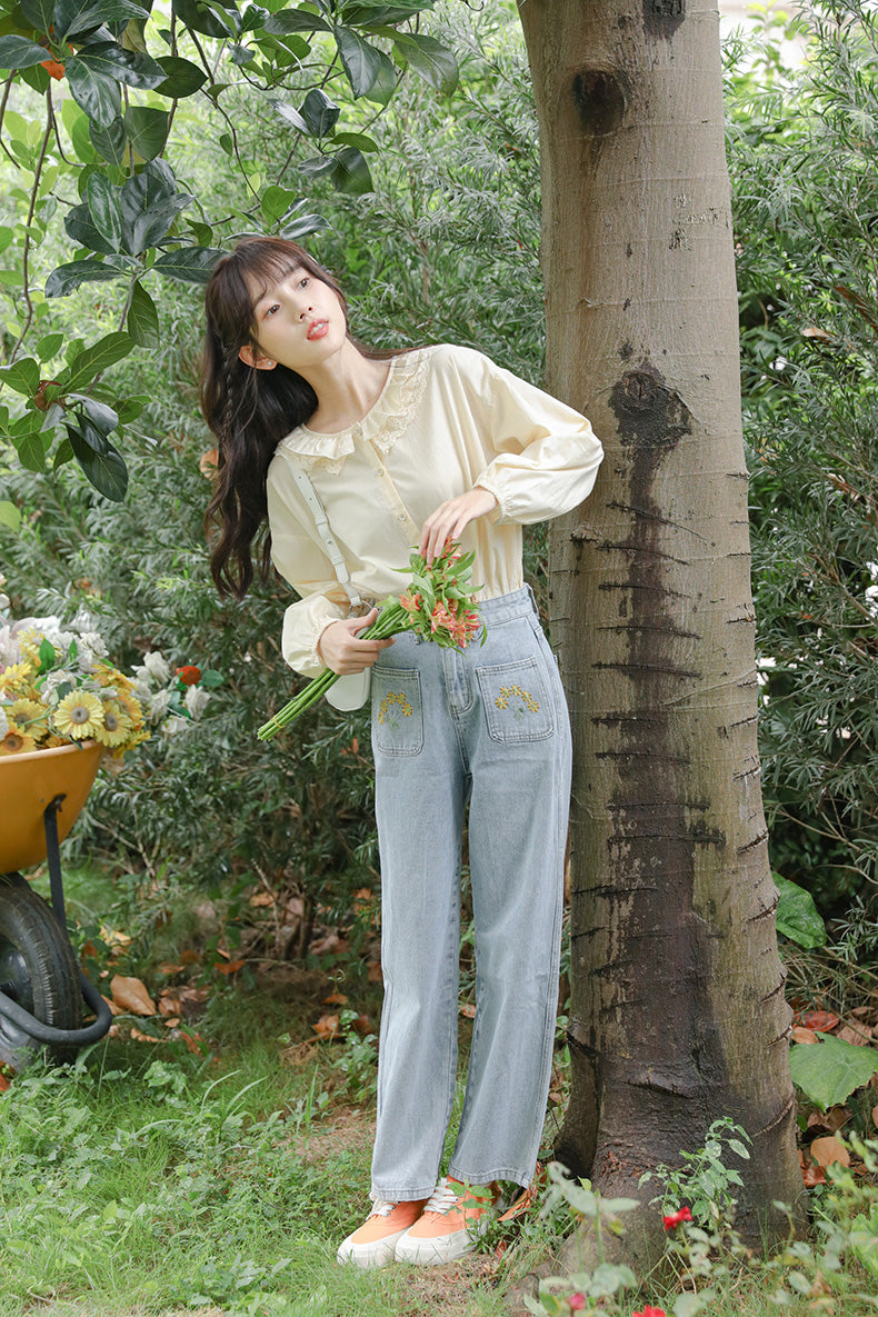 Embroidered Sunflower Pocket Jeans (2 Colors)