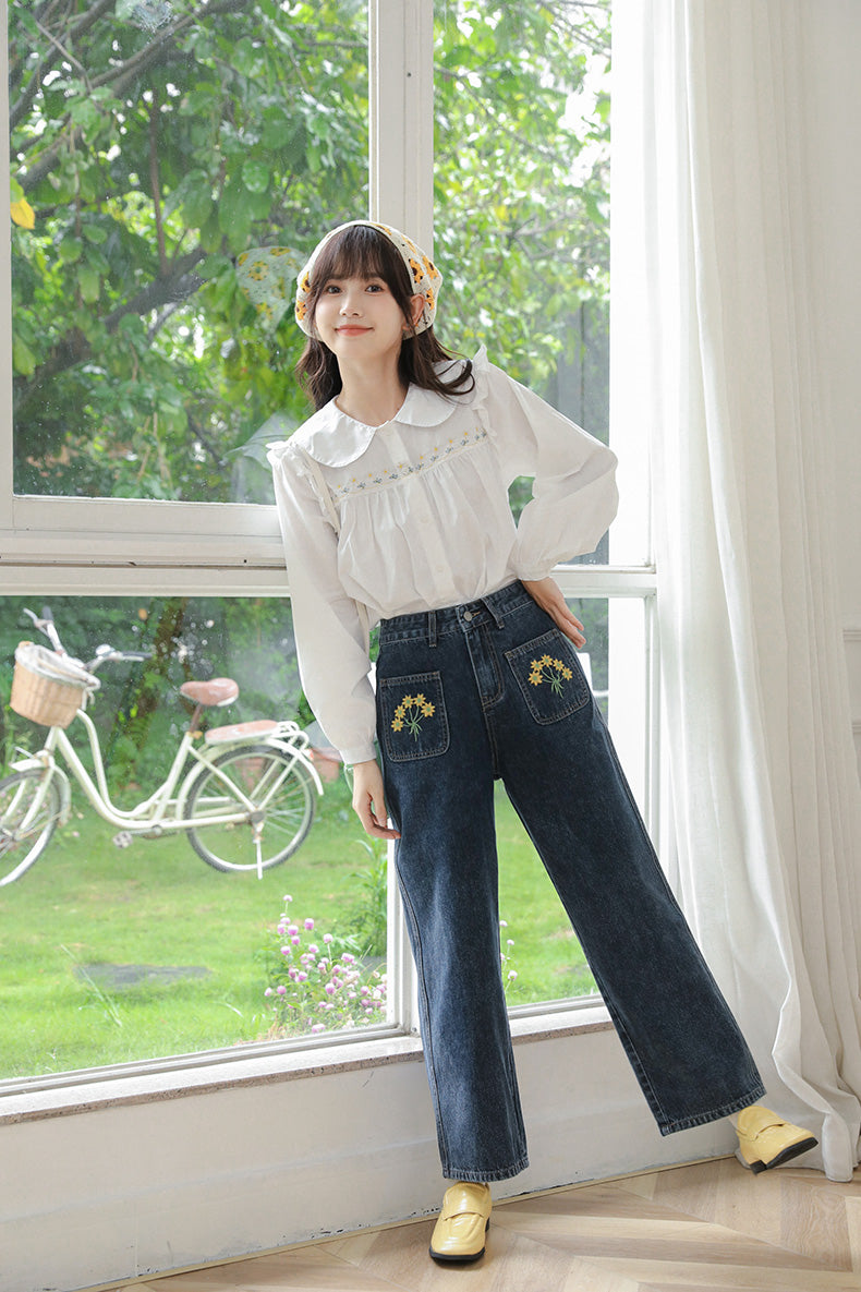 Embroidered Sunflower Pocket Jeans (2 Colors)