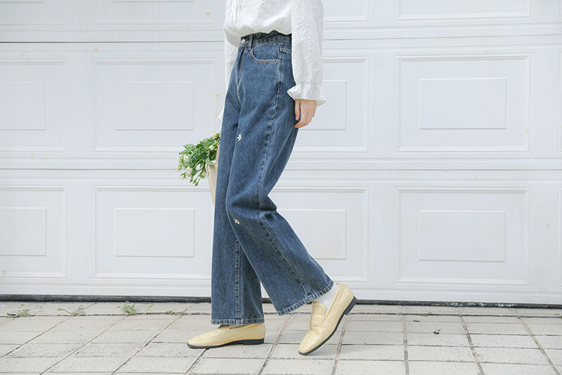 Raining Daisies Embroidered Jeans (Dark Denim)