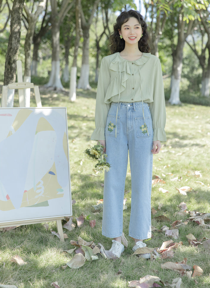 Star Daisy Embroidered Pocket Jeans (Light Denim)