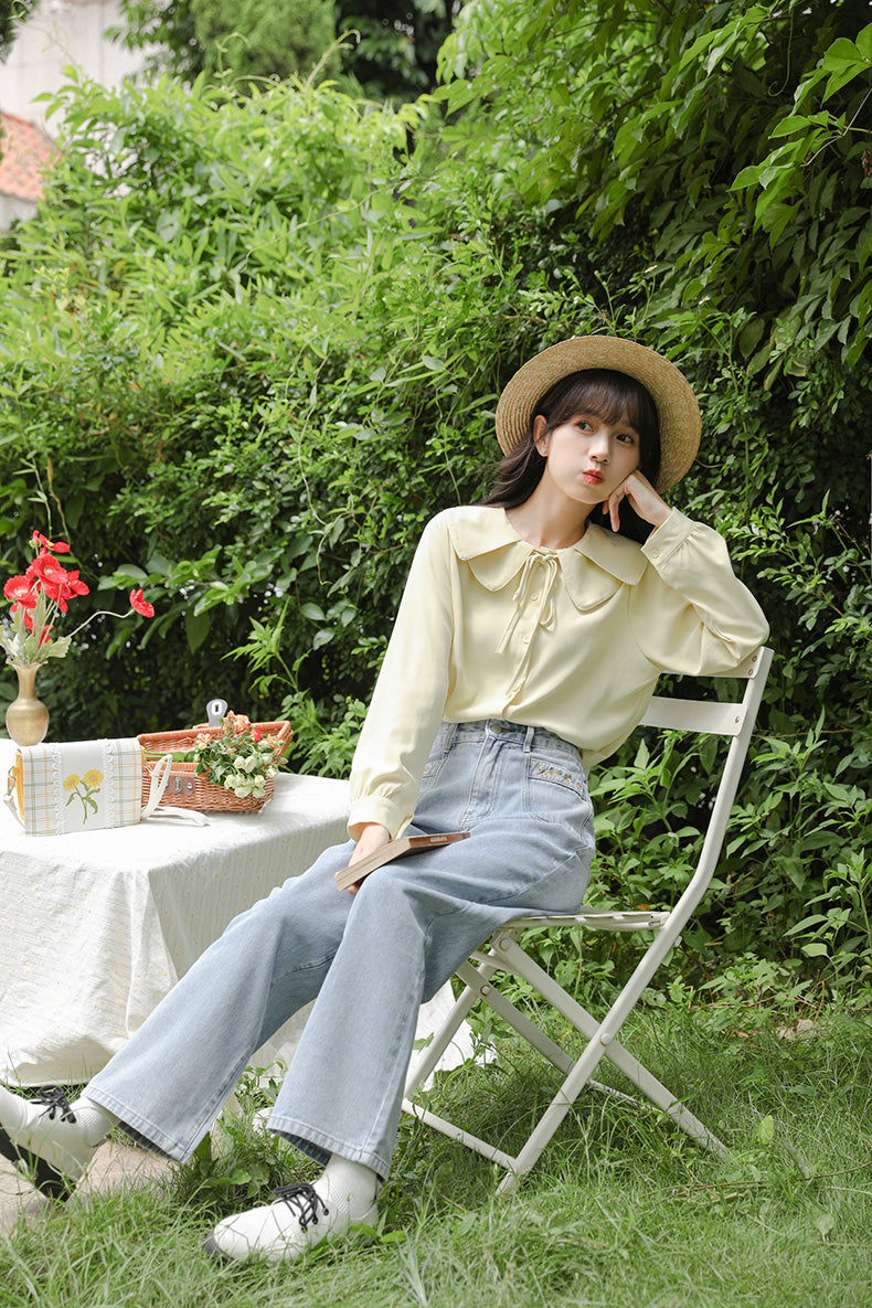 Embroidered Flower Vines Jeans (Light Denim)