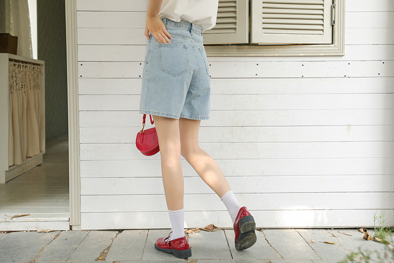 Flower Vines Embroidered Shorts (Light Denim)