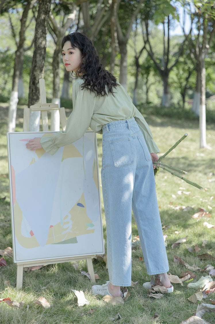Star Daisy Embroidered Pocket Jeans (Light Denim)