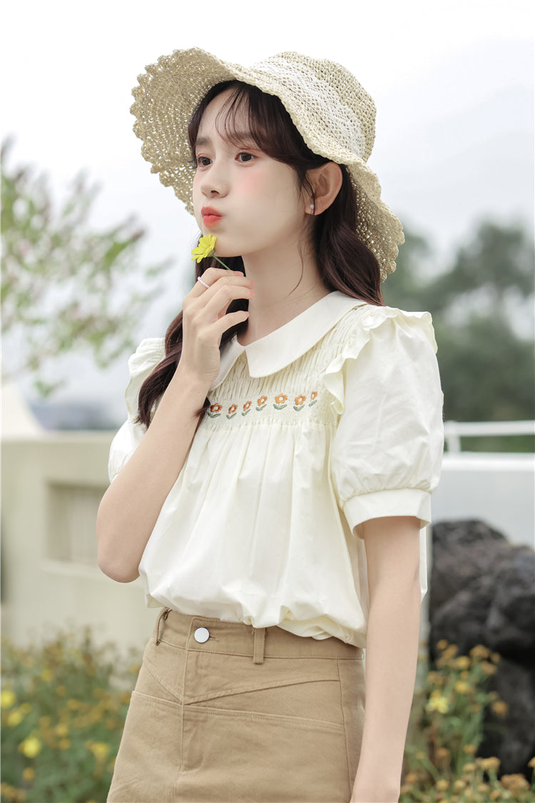 Daisy Chain Short Sleeve Blouse (Cream)
