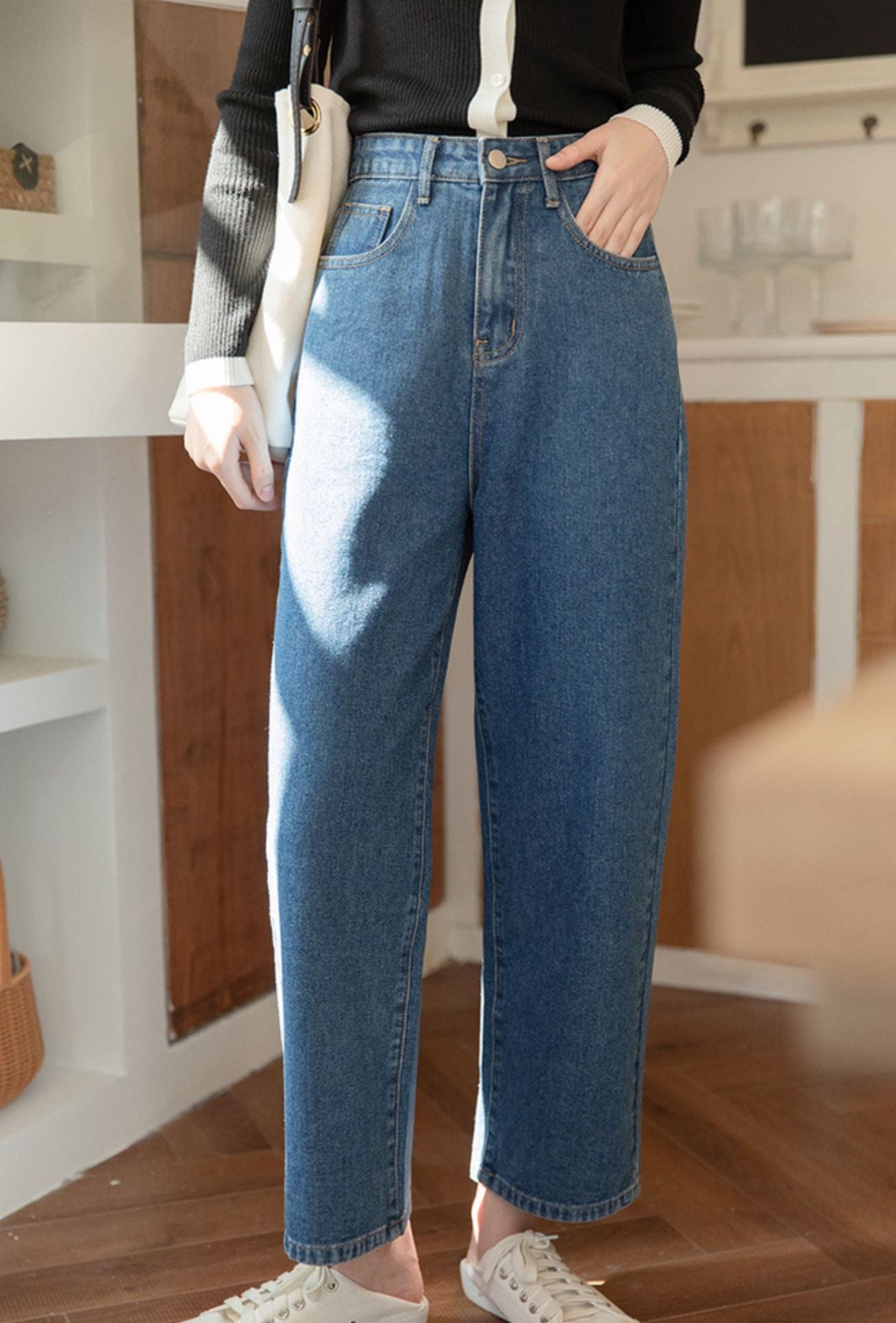 Flower Pocket Embroidered Jeans (Medium Denim)