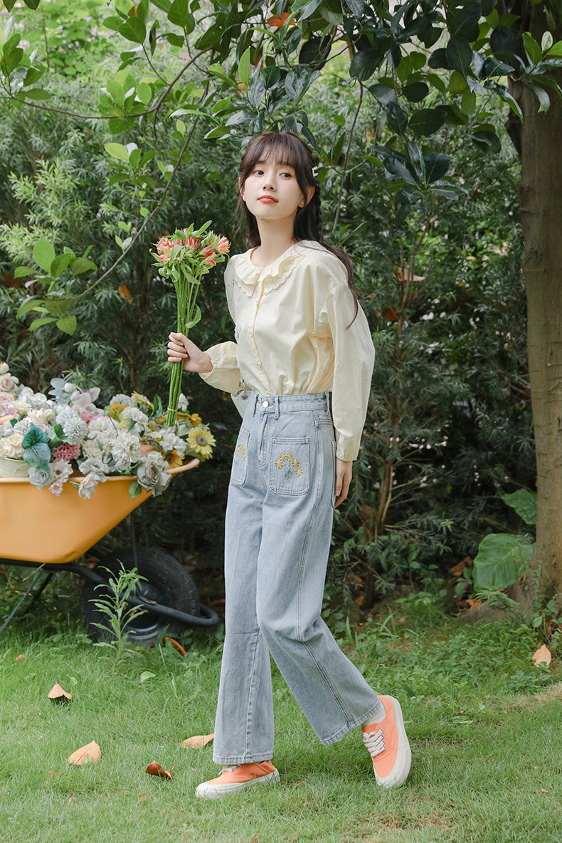 Embroidered Sunflower Pocket Jeans (2 Colors)