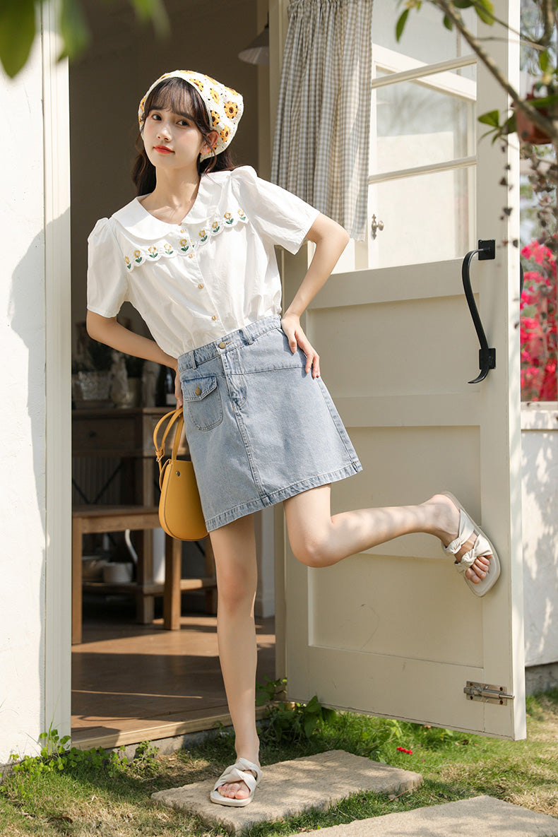 Daisy Chain Scalloped Blouse (White)