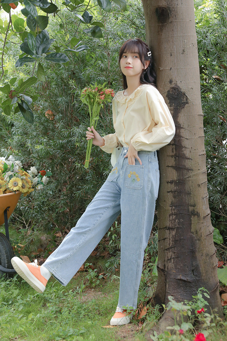 Embroidered Sunflower Pocket Jeans (2 Colors)