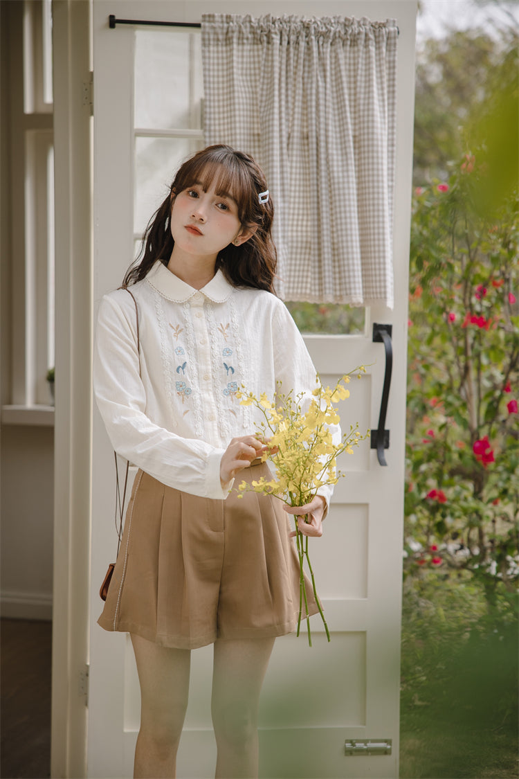 Cottage Things Embroidered Blouse (Cream)